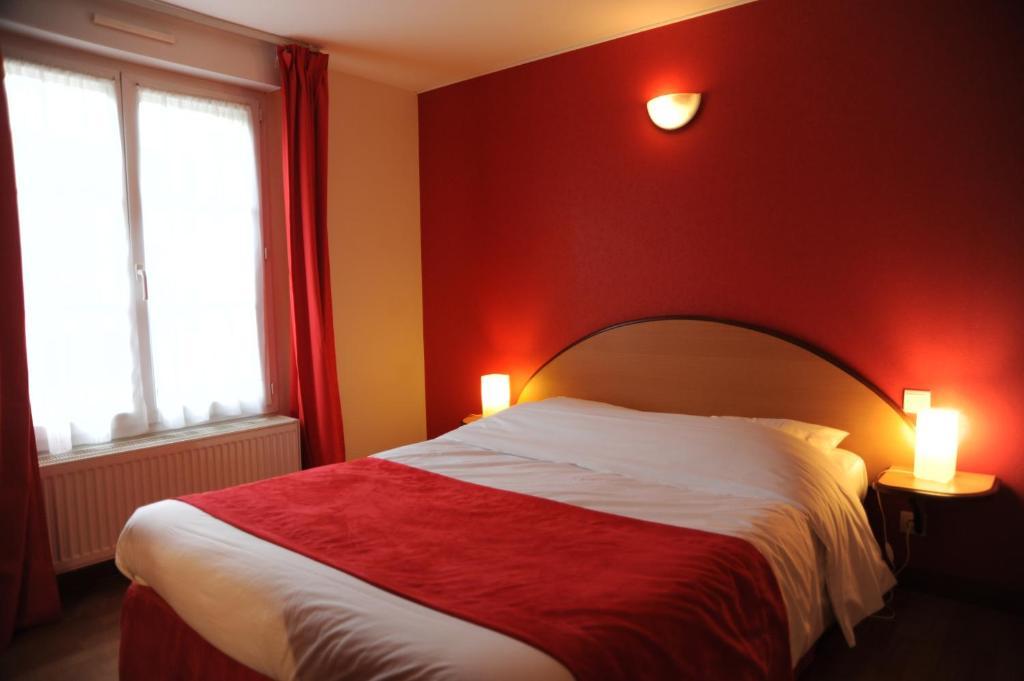 Logis - Hotel Restaurant L'Ecu De France Malesherbes Habitación foto